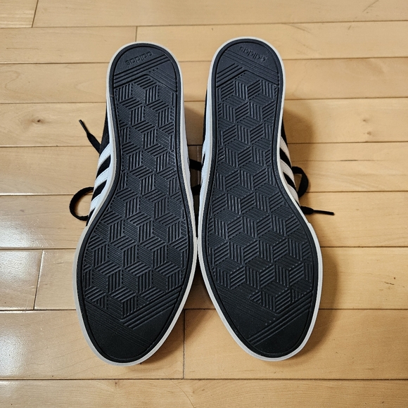 Adidas Courtset women's size 10 - Picture 2 of 6